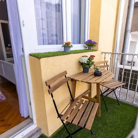 Beauty Downtown - Center Apartment